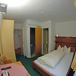 Seehotel Zur Muenz 호텔 미르스부르크