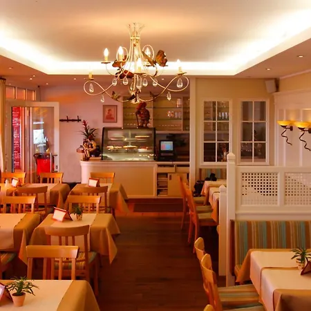 Seehotel Zur Muenz 3* 미르스부르크