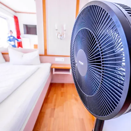 Seehotel Zur Muenz Otel 3*