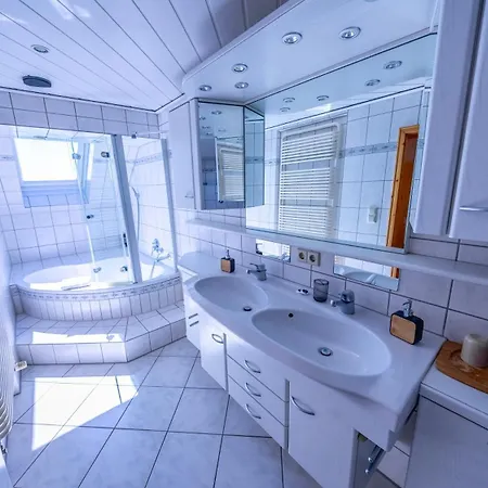 酒店 Seehotel Zur Muenz 3*