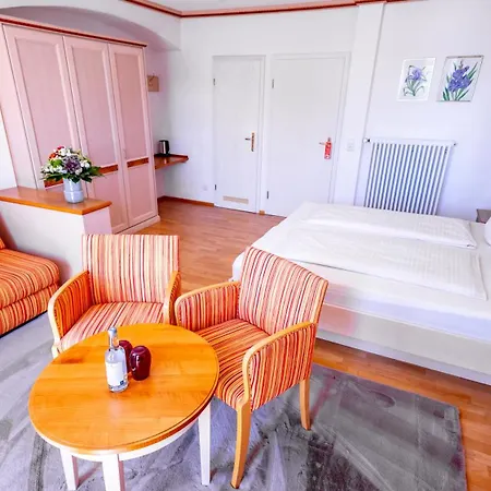 Otel Seehotel Zur Muenz Meersburg