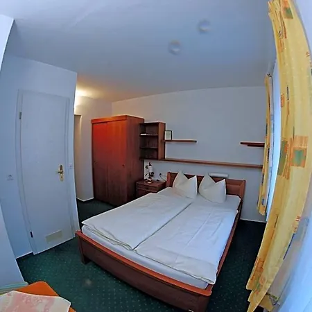 Seehotel Zur Muenz 梅尔斯堡