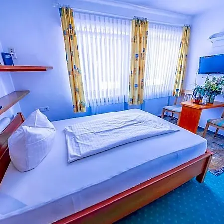 Seehotel Zur Muenz 酒店 梅尔斯堡