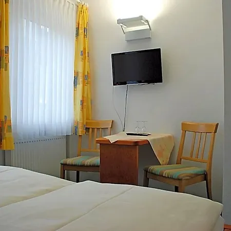 Seehotel Zur Muenz 梅尔斯堡